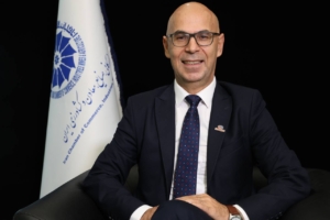 موسی احمدزاده کاندیدایی از جنس صنعت و تولید/ اقتصاد باید آزاد باشد